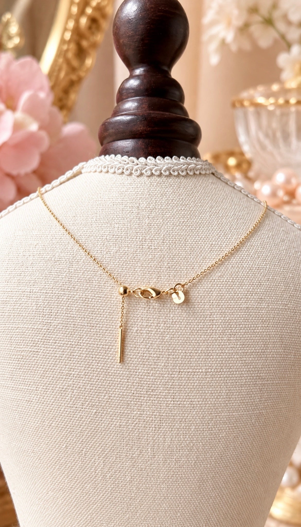 The Pink Rabbit Sweet Chain Necklace in Gold