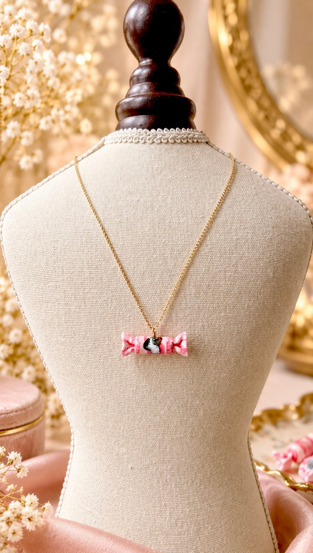 The Pink Rabbit Sweet Chain Necklace in Gold